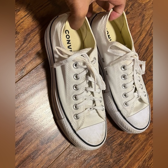 Converse - Picture 1 of 4